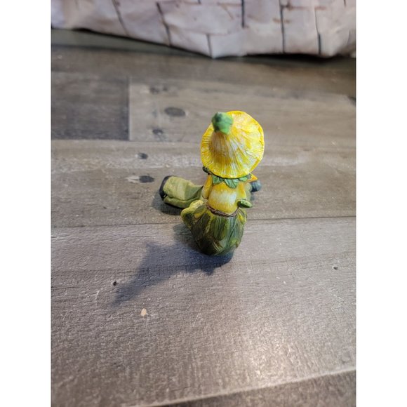 Yellow tulip butterfly feet hanging spring flower decor Easter garden - Picture 4 of 6